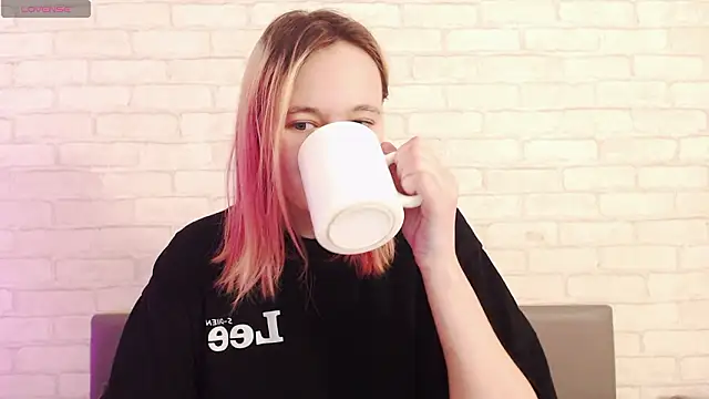 Ericha Stone online show from 02-14-26, 02:23