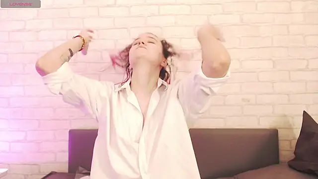 Ericha Stone online show from 03-19-26, 01:27