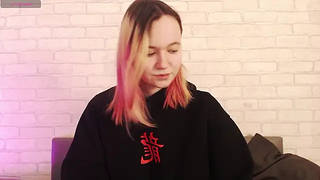 Ericha Stone online show from 03-15-26, 01:23