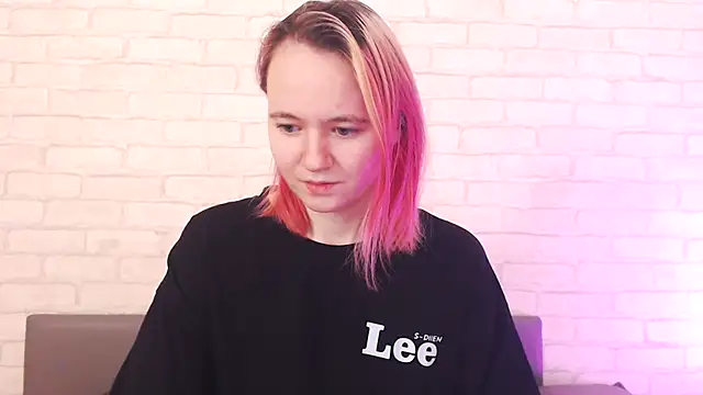 Ericha Stone online show from 12-19-25, 01:20