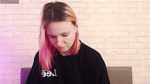 Ericha Stone online show from 02-03-26, 02:53