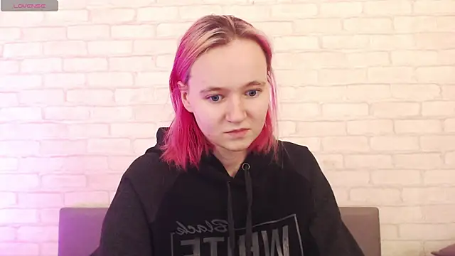 Ericha Stone online show from 10-28-25, 08:13