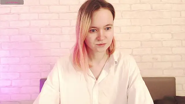 Ericha Stone online show from 03-25-26, 01:28