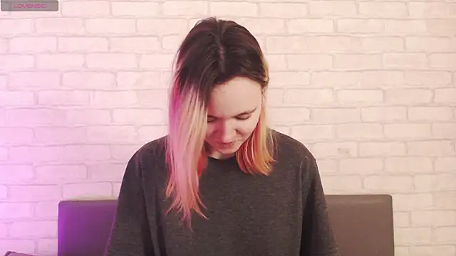 Ericha Stone online show from 04-04-26, 01:23