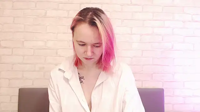 Ericha Stone online show from 12-14-25, 01:56