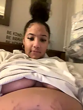 StylishEchium online show from 11-29-25, 06:52