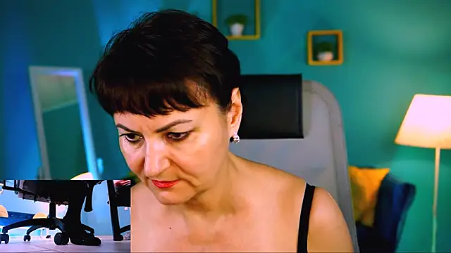 HelenBeler online show from 11-18-25, 05:11