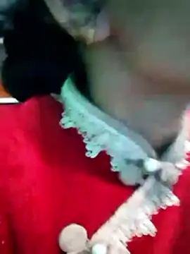 Snapshot of Pahadi_couple chatting on 10-13-25, 04:52 Pahadi couple online show from 10-13-25, 04:52
