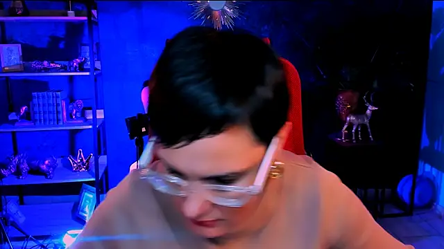 LauraDavidsons online show from 12-03-25, 04:28