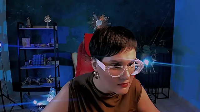 LauraDavidsons online show from 11-21-25, 04:50