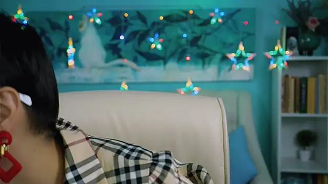 LauraDavidsons online show from 11-05-25, 04:10