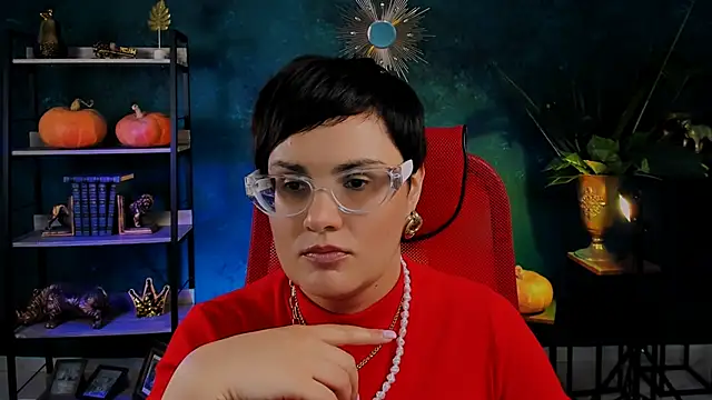 LauraDavidsons online show from 10-31-25, 04:36