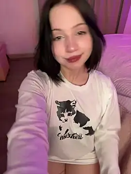 Snapshot of YourLittleDevil chatting on 04-25-26, 08:28 YourLittleDevil online show from 04-25-26, 08:28