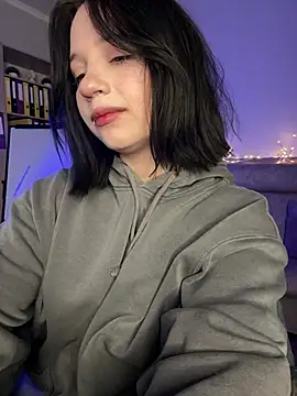 Snapshot of YourLittleDevil chatting on 04-26-26, 06:43 YourLittleDevil online show from 04-26-26, 06:43