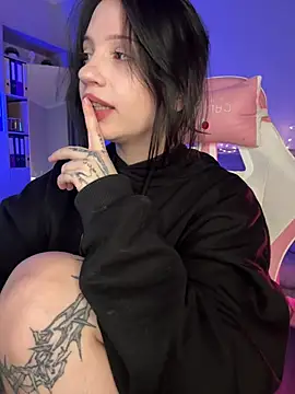 Snapshot of YourLittleDevil chatting on 04-22-26, 05:36 YourLittleDevil online show from 04-22-26, 05:36