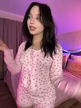 YourLittleDevil online show from 04-04-26, 05:14