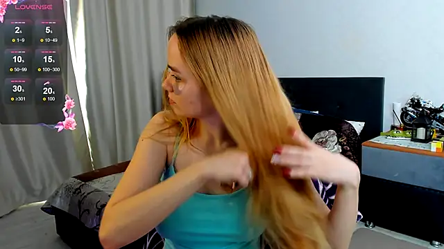 JanetShy online show from 09-10-25, 07:07