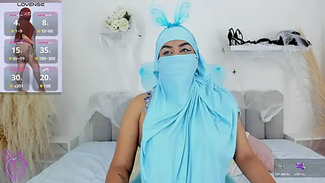 Snapshot of Kadira_ chatting on 10-17-25, 11:45 Kadira online show from 10-17-25, 11:45