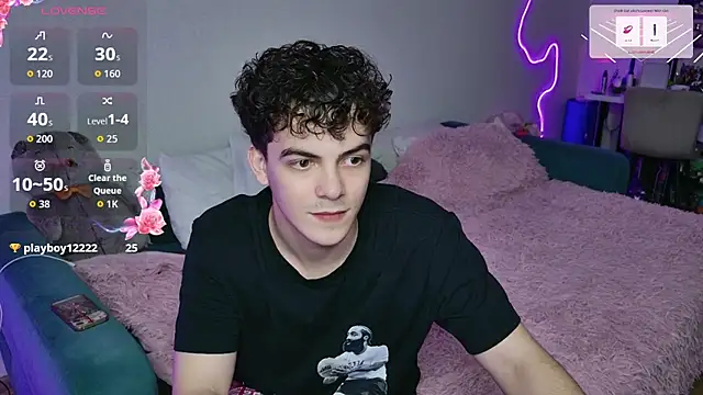 Snapshot of Alice18James chatting on 10-09-25, 05:02 Alice18James online show from 10-09-25, 05:02