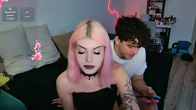 Snapshot of Alice18James chatting on 09-14-25, 06:08 Alice18James online show from 09-14-25, 06:08