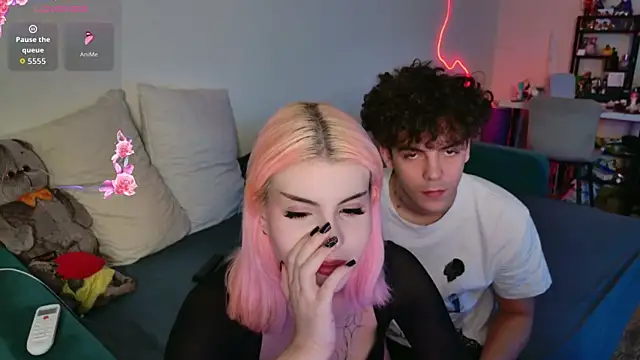 Snapshot of Alice18James chatting on 09-16-25, 06:31 Alice18James online show from 09-16-25, 06:31