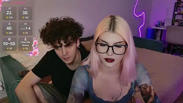 Snapshot of Alice18James chatting on 09-23-25, 05:42 Alice18James online show from 09-23-25, 05:42