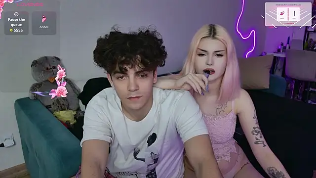 Snapshot of Alice18James chatting on 09-28-25, 09:38 Alice18James online show from 09-28-25, 09:38