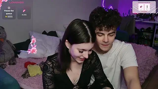 Snapshot of Alice18James chatting on 10-07-25, 07:48 Alice18James online show from 10-07-25, 07:48