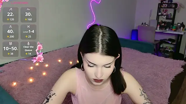 Alice18James online show from 12-14-25, 06:35