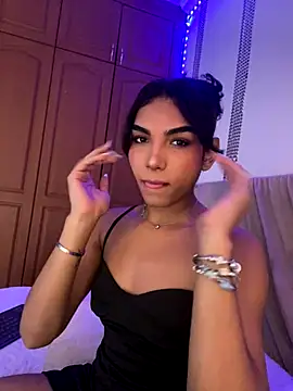 VeronicaSaenzx online show from 12-17-25, 05:51