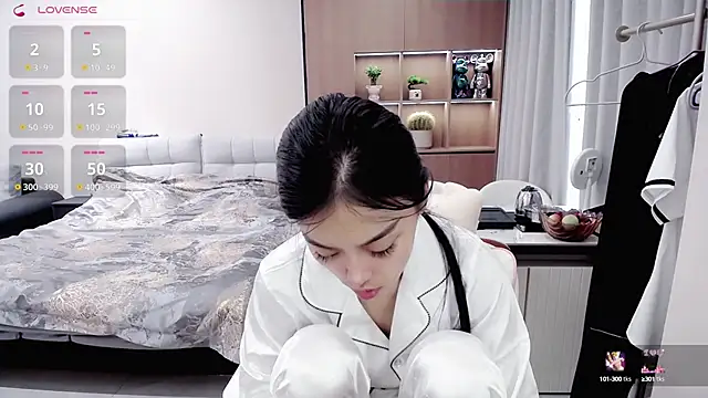 Xiao-zuzongl online show from 10-08-25, 04:03