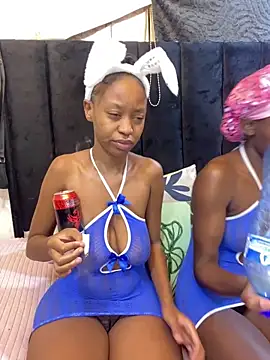 SexyPetitex25 online show from 03-14-26, 08:48