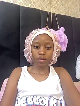 SexyPetitex25 online show from 11-21-25, 07:46