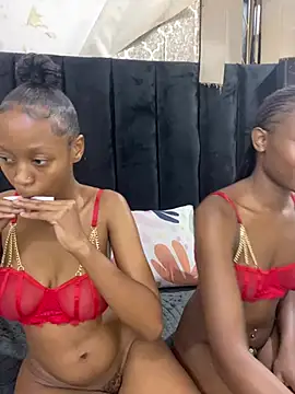 SexyPetitex25 online show from 02-22-26, 08:43