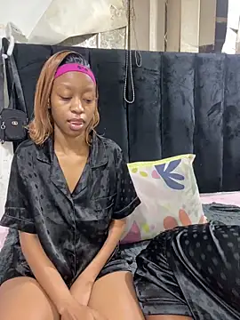 SexyPetitex25 online show from 03-24-26, 07:14