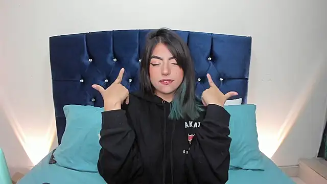 Snapshot of sammy_bunny1 chatting on 09-19-25, 04:16 sammy bunny1 online show from 09-19-25, 04:16