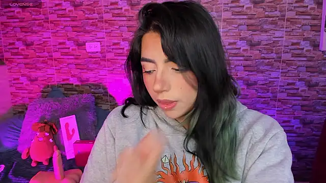 Snapshot of sammy_bunny1 chatting on 02-18-26, 04:21 sammy bunny1 online show from 02-18-26, 04:21