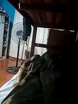 Snapshot of Daniarg10 chatting on 11-18-25, 02:27 Daniarg10 online show from 11-18-25, 02:27