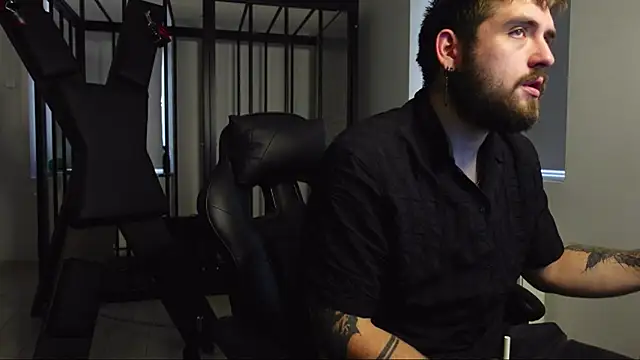 Mike Platano online show from 10-18-25, 02:41