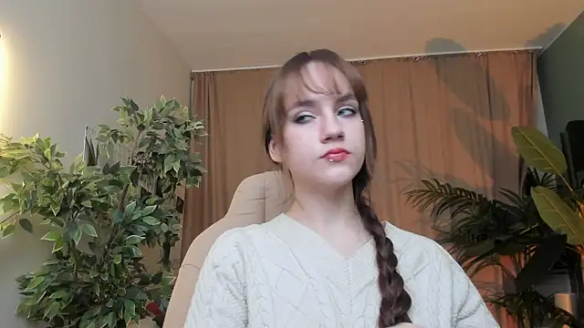 Jamie Chung online show from 12-14-25, 01:12