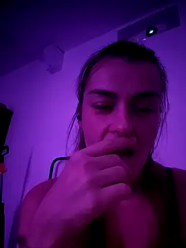 Snapshot of Carolinemiam chatting on 11-04-25, 02:26 Carolinemiam online show from 11-04-25, 02:26