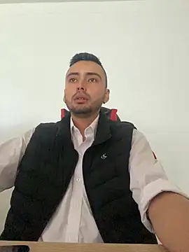 cristopher wallacee online show from 10-11-25, 07:37