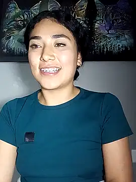Snapshot of AmberGold- chatting on 10-05-25, 10:28 AmberGold- online show from 10-05-25, 10:28