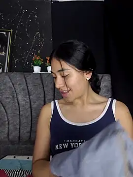 Snapshot of AmberGold- chatting on 09-21-25, 09:25 AmberGold- online show from 09-21-25, 09:25