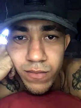 Snapshot of tattoos22 chatting on 10-22-25, 01:32 tattoos22 online show from 10-22-25, 01:32