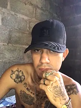 Snapshot of tattoos22 chatting on 10-24-25, 02:16 tattoos22 online show from 10-24-25, 02:16