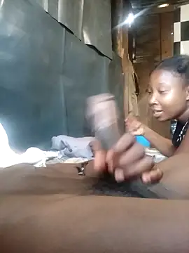 Snapshot of phumlanisanka chatting on 02-19-26, 04:26 phumlanisanka online show from 02-19-26, 04:26