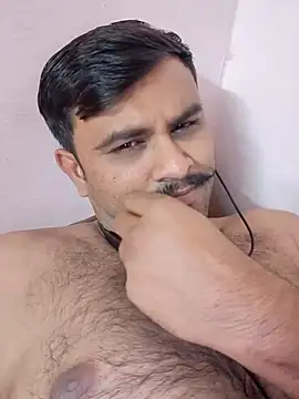 Snapshot of Frvgggghh chatting on 12-14-25, 08:31 Frvgggghh online show from 12-14-25, 08:31