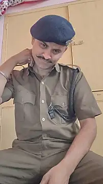 Snapshot of Frvgggghh chatting on 01-13-26, 09:02 Frvgggghh online show from 01-13-26, 09:02