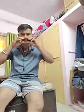 Snapshot of Frvgggghh chatting on 11-28-25, 09:09 Frvgggghh online show from 11-28-25, 09:09